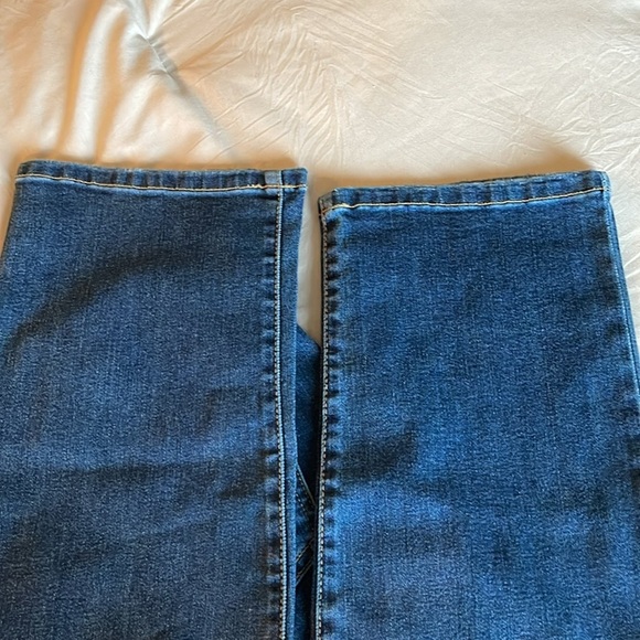 New Sneak peek blue jeans - Picture 7 of 9